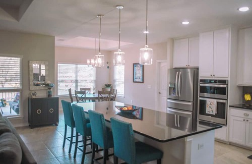 Oatmeal Casa | Hill Country Heaven 4 acres/ 3 BR 2.5 B with a pool and amazing views!