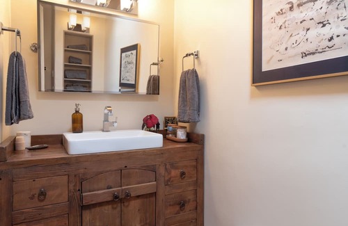 Nambe Pueblo Apartamento | Tranquil 2-bedroom apartment with AC/Wifi in delightful Tesuque area, Santa Fe