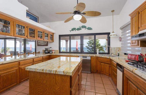Buenavista Casa | Beachfront 2 BR Home w/pool