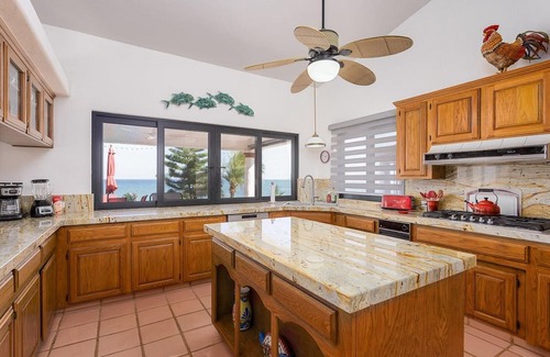 Buenavista Casa | Beachfront 2 BR Home w/pool