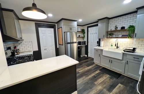 Syracuse Apartamento | Newly renovated 2-bedroom apartment in welcoming Syracuse with AC, WiFi and Hea