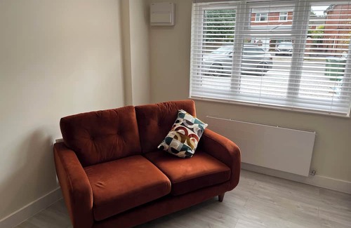 Netley Apartamento | Stunning studio, hot tub, private garden, lovely patio