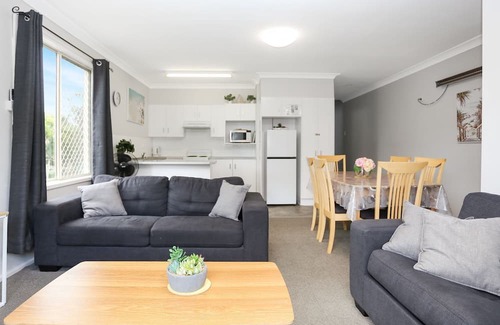 Hawks Nest Casa | Opposite Bennetts Beach