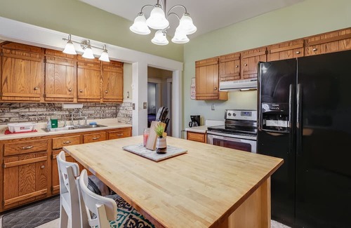 Cumberland Casa | NEW LISTING! Your Private Oasis with Stunning Mountain Vistas by RedAwning