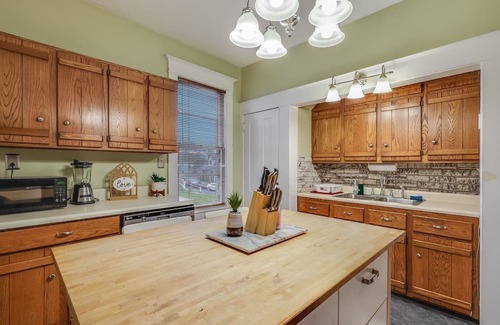 Cumberland Casa | NEW LISTING! Your Private Oasis with Stunning Mountain Vistas by RedAwning