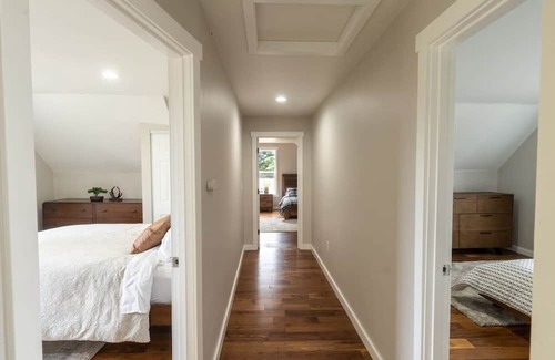 Parkland Cama Y Desayuno | Comfy Twin Beds in Tacoma