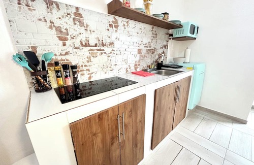 Tohoku Apartamento | Tropical Escape - 10 minutes walk to the beach