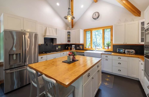Rhinebeck Casa | Country Modern 4-bedroom house in delightful Rhinebeck with Pool, AC, WiFi