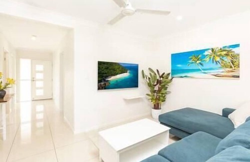 Smithfield Casa | Four BR Smithfield Serenity, Pool, Pool Table & Pets