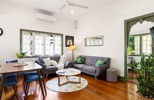 Edge Hill Casa | Classical King Bed Home at Edge Hill, 5km To Cairns