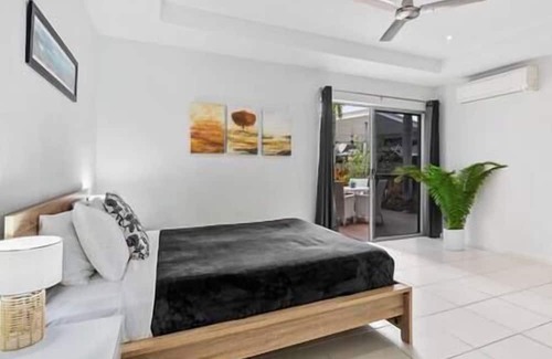 Trinity Park Casa | Trinity Beach 2BR Apartment; Pools, 500 m to beach!