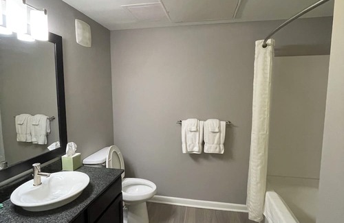 Polaris Apartamento | Right at Polaris! 3rd floor w/elevator access and garage parking included!