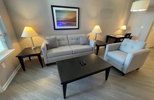 Polaris Apartamento | Right at Polaris! 3rd floor w/elevator access and garage parking included!
