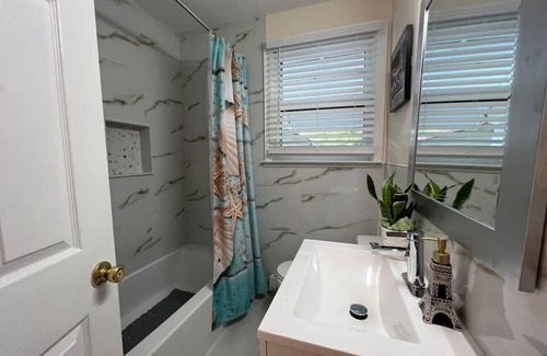 Pleasantville Casa | Coastal home @ Edgewater