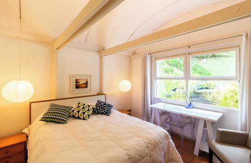 Ibiuna Cabaña | Paraíso à Beira da Represa: Casa Luxuosa com Piscina no Veleiros de Ibiúna!
