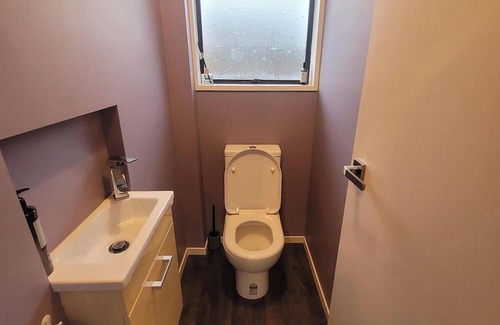Lowburn Casa | Private and comfortable 3 bed house.