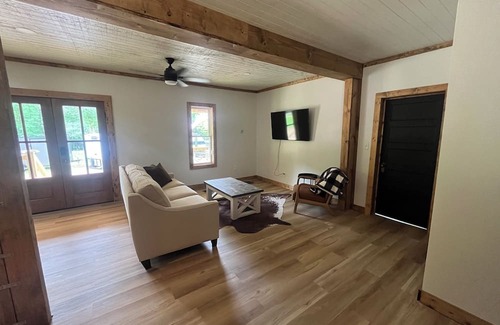 Dennis Cabina | Cabin at Bay Springs Lake & Tishomingo State Park