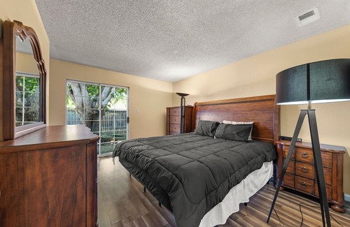 Antioch Casa | Entire House! KING SIZE BED