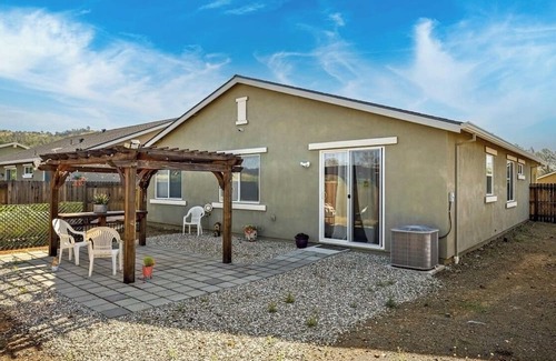 Copperopolis Casa | Stunning and better than home!