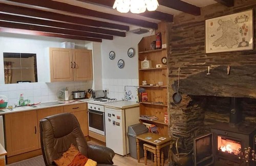 Talsarnau Cabaña | Pet Friendly cottage near Harlech & Portmeirion