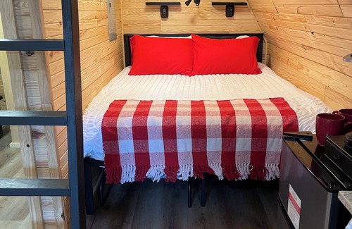 Marshall Cabina | Buffalo River A Frame Cabin - Canoe included