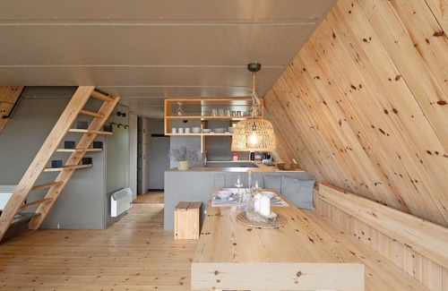 Bolvir Casa | Holiday Home 'Cabanya Amb Encant' with Mountain View, Terrace and Garden