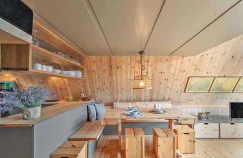 Bolvir Casa | Holiday Home 'Cabanya Amb Encant' with Mountain View, Terrace and Garden