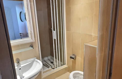 Porte de Clichy Hotel | HOTEL TINGIS