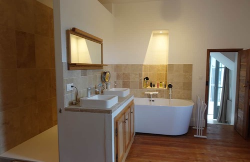 Saint-Pierre-la-Garenne Casa | Domaine St Pierre - Idylliq Collection