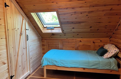 Irondale Cabina | Private Cabin, Perfect for families! Two Kayaks! Horseshoe Pits! Fire Pit!
