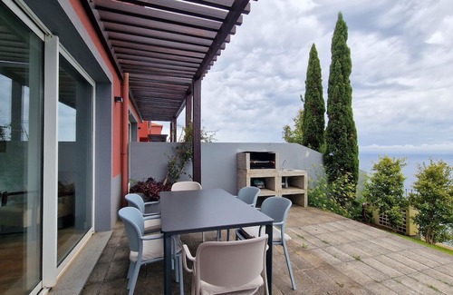 Calheta Casa | The Red Hot Chill House by LovelyStay