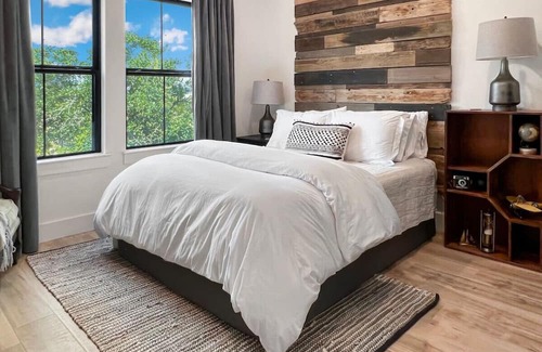 Pedernales Canyon Ranch Casa | *NEW* Hot Tub, Peaceful Luxe Country Escape! 10 Mins to Galleria! "Rocking A Good Life"