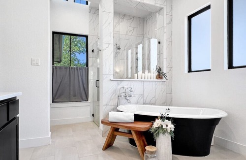 Pedernales Canyon Ranch Casa | *NEW* Hot Tub, Peaceful Luxe Country Escape! 10 Mins to Galleria! "Rocking A Good Life"