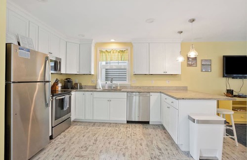 Kennebunkport Casa | Charming 4-Bedroom Beach House Steps from Goose Rocks Beach and The Tides Hotel