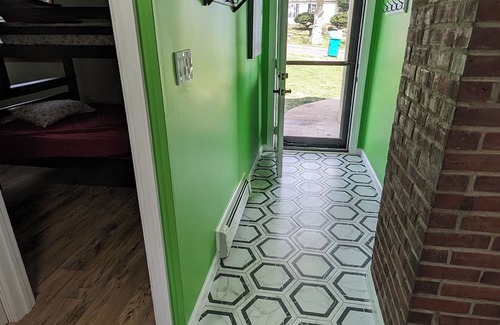 Levittown Casa | The Hexagon house in the Philadelphia suburbs. Sleeps 9, covered outdoor patio.