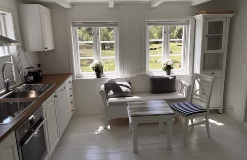 Lindesnes Casa | Holiday home Loneperle, new from summer 2023 ! in Lonestrand near Lindesnes-Furuholmen, southern Norway, sunny, spacious property with its own lake 'Lonetjønna' at the house, chic fully restored cottage for 6 people, tastefully furnished, 3 bedro.