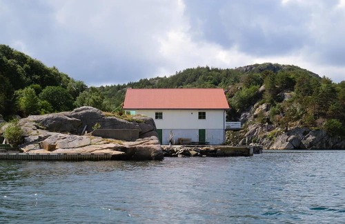 Flekkefjord Casa | Holiday home "Aurora Ulleroy", island Hidra - there alone location on the island Ulleroy near Flekkefjord, Kirkehamn/Kirkehavn, Norway-Vestagder, Southern Norway, 11 persons, 6 bedrooms, 2 x shower room, utility room and guest toilet, huge jetty,.