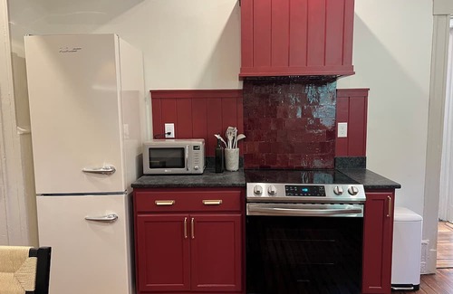 Highlands Apartamento | The Nightcap I: NEW private apt in Highlands NULU