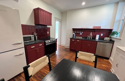 Highlands Apartamento | The Nightcap I: NEW private apt in Highlands NULU