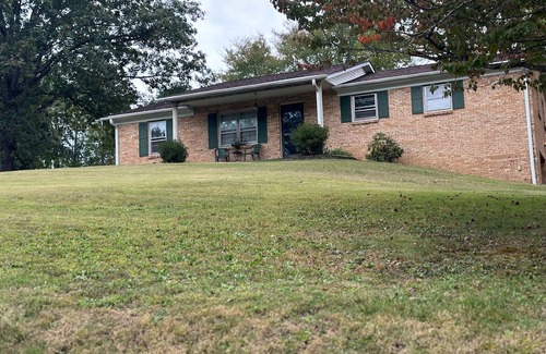 Danville Casa | Spacious Home in Blairmount 8Min from Downtown Danville