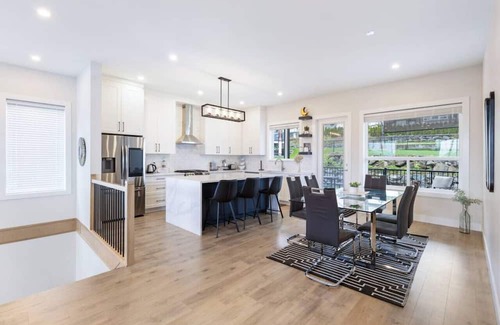 Eastern Hillsides Casa | Birchwood Retreat | Family Friendly | King Bed