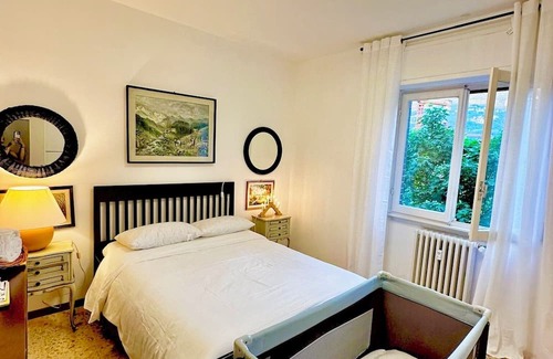Malgrate Apartamento | Cozy rustic apartment with candlelights & mountain/lake views!