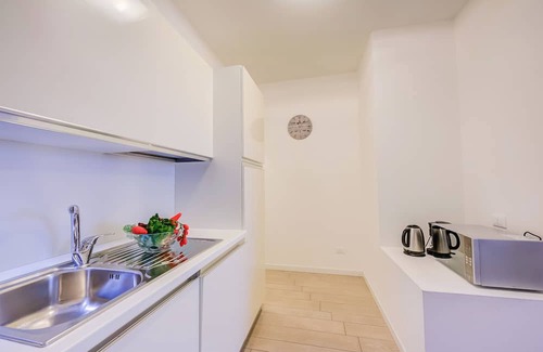 Gaino Apartamento | Casa Bougainville with pool and lake view