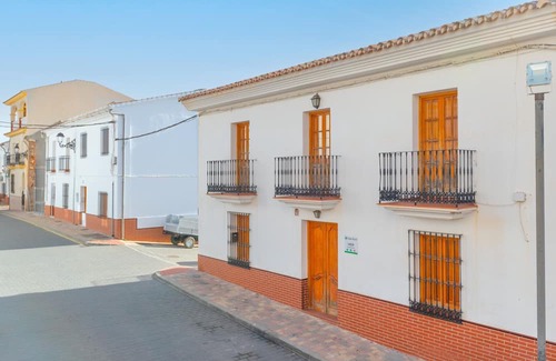 Periana Chalet De Esquí | Casa Lucia - Six Bedroom Chalet, Sleeps 13