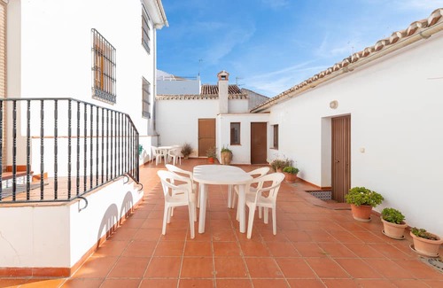 Periana Chalet De Esquí | Casa Lucia - Six Bedroom Chalet, Sleeps 13
