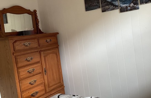 Alberta Beach Cabaña | Bumblebee Cottage in Alberta Beach