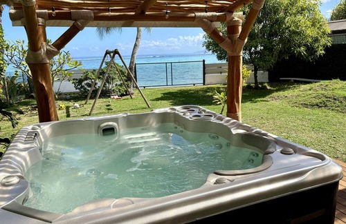 Paea Casa | Family House access in the lagoon - jacuzzi, fiber; 3 bedrooms A/C - 3 bathrooms