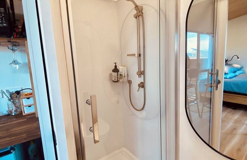 Wellington Cabina | Tiny House with private yard close to the Airport