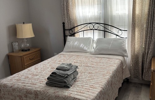 Weequahic Apartamento | Superb 2-bedroom apartment in charming Newark with AC, WiFi, dresser