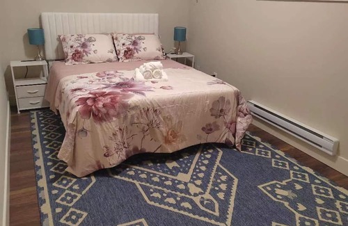 White Rock Casa | Charming 2-bedroom house in brilliant White Rock with AC, WiFi